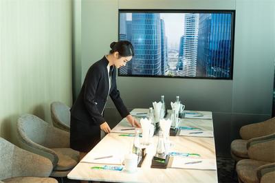 卓越商企服务斩获“2022蓝筹物业百强峰会”多项殊荣