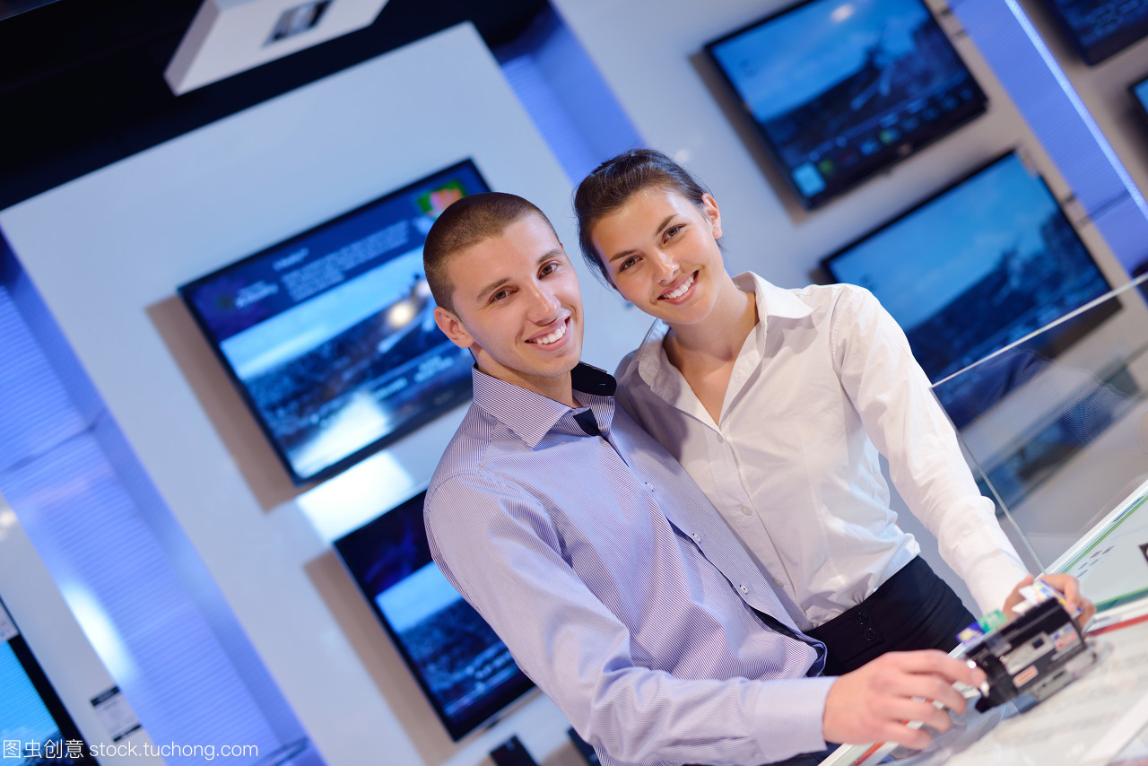 手提电脑,伉俪,笔记本电脑,笔记本,人物,人,电视机,商务,电视,商业,生意业务,生意,做生意,业务,技术院校,高科技,购,女性,女人,买,成年人,成年,购买,相机,购置,照相机,开麦拉,看着,男性,须眉,摄影机,男人,市场,现代,模特,市廛,摩登,新,帮助,新兴,新的,全新,服务,拥戴,接济,侍候,声援,匡助,帮忙,帮衬,任事,支撑,血浆,纯屏电视,肖像,增援,产品,人像,商店,技术,市肆,科技,伴侣,一般零售,白人,白种人,公司,企业,蓝色,蓝,计算机,消费者,电脑,顾客,家庭,数字的,数码,主顾,平